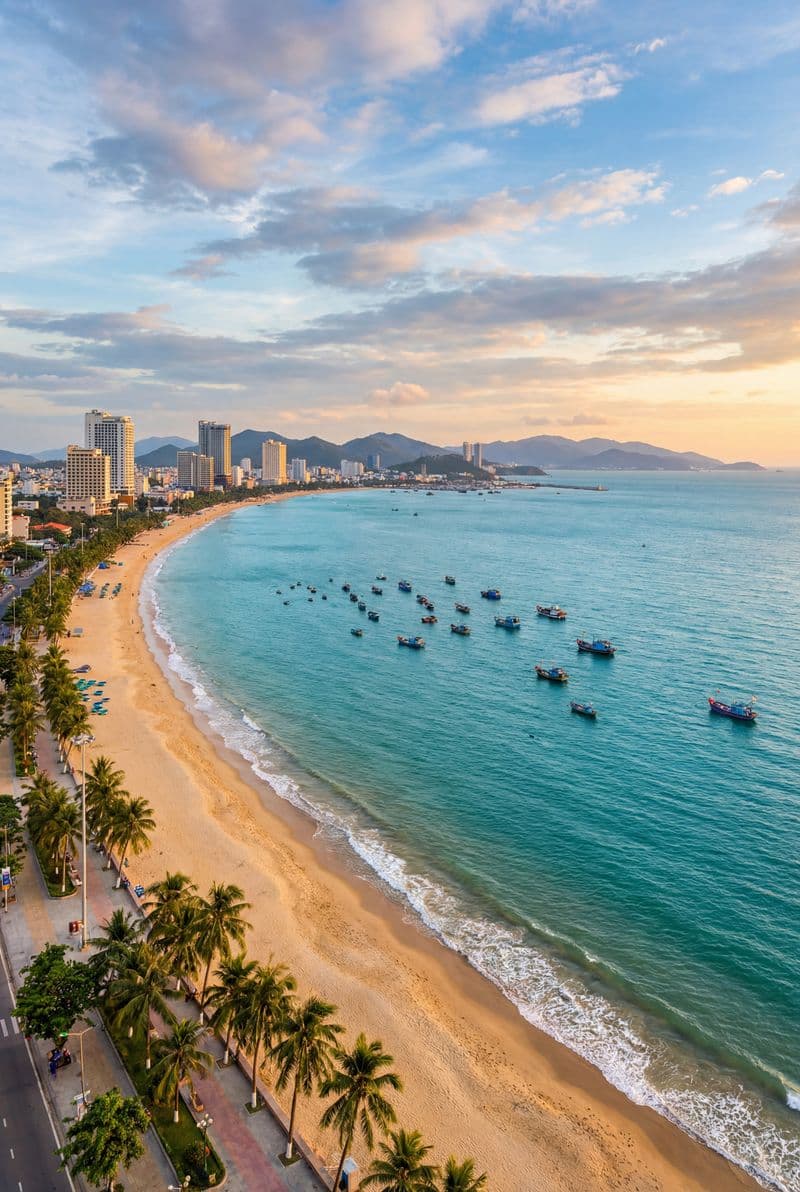 Tranh treo tường phong cảnh biển Nha Trang trang trí phòng khách hiện đại