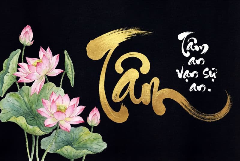 Tranh thư pháp chữ Tâm với nét bút mực tàu uyển chuyển mang cảm giác bình an phù hợp cho không gian phòng khách thiền.