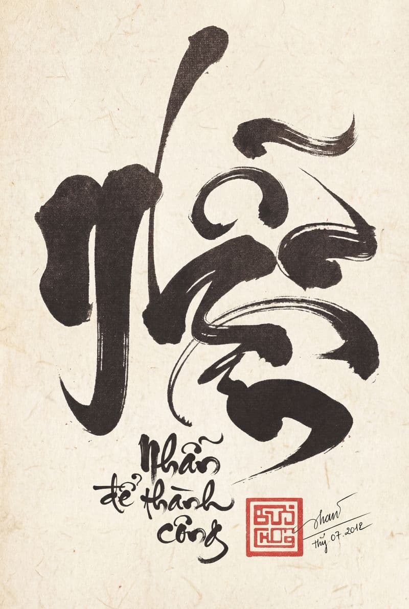 Tranh thư pháp chữ Nhẫn nét bút mực tàu đen trên nền giấy vàng cổ kính mang cảm giác tĩnh tại cho phòng khách phong cách Á Đông